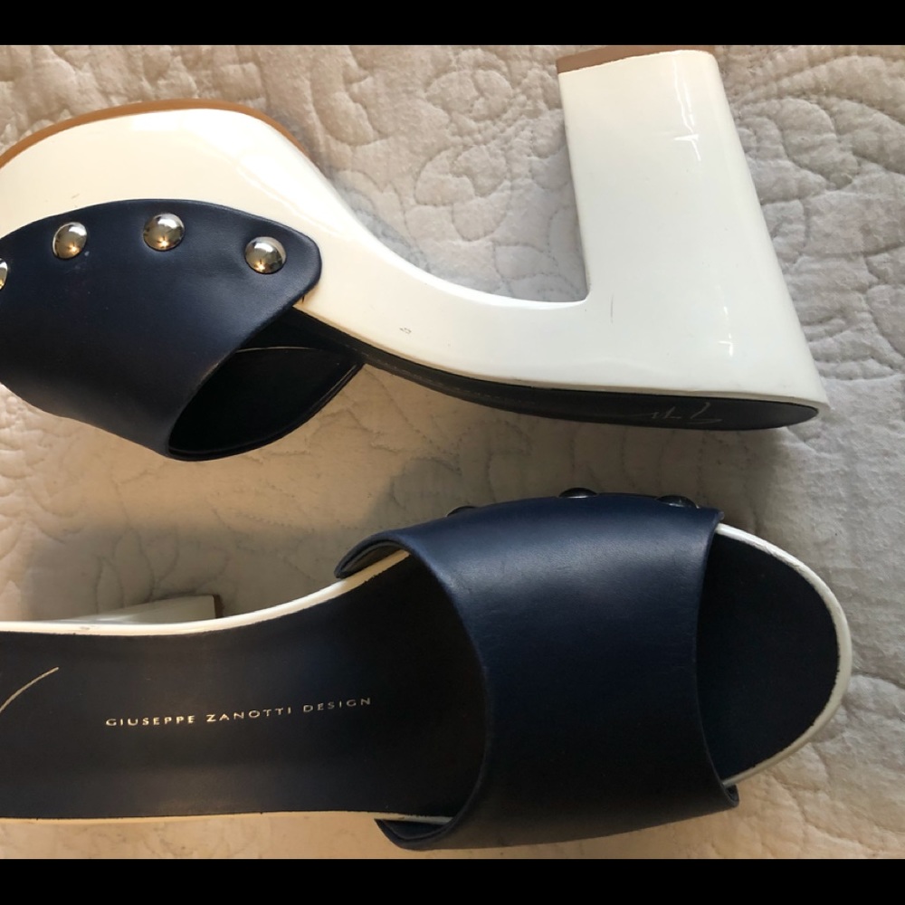 GIUSEPPE Blue/white wedge heels, NEW, Never worn